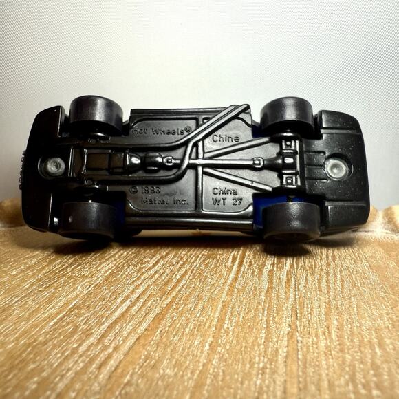 Hot Wheels Emergency Lot- 2 Fire Eater Fire Trucks, Police Car, Fire Chief Sedan - Picture 12 of 14